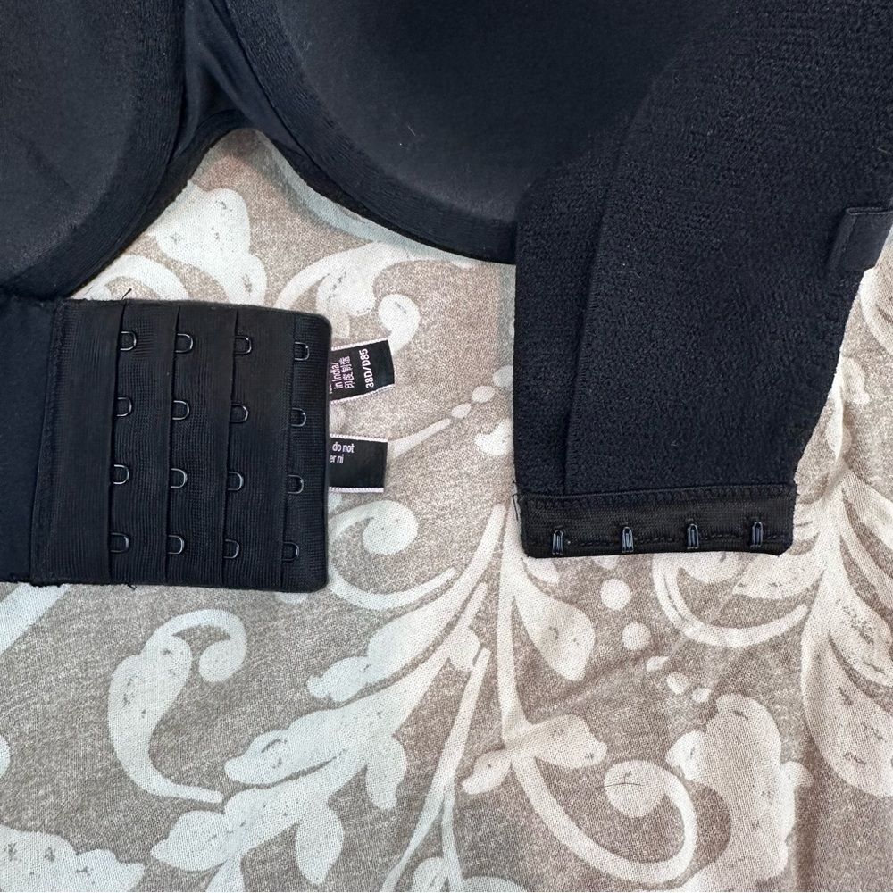 Victoria's Secret Lightly Lined Smooth Strapless Bra in Black Size 38D - Picture 3 of 9